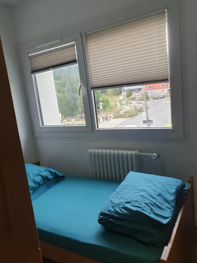 Guest house Chalet Jaune Pinea Sarcenas