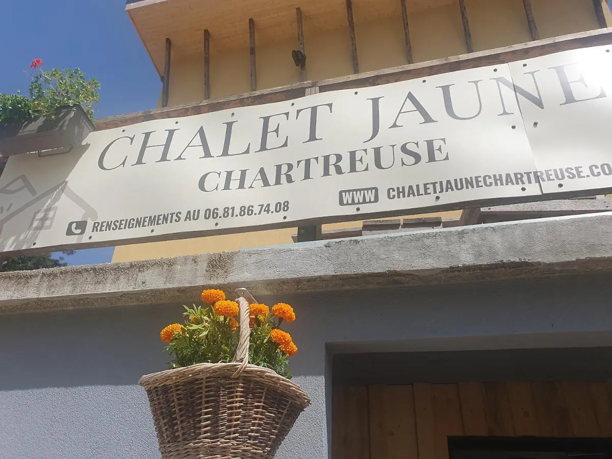 Chalet Jaune Pinea Sarcenas